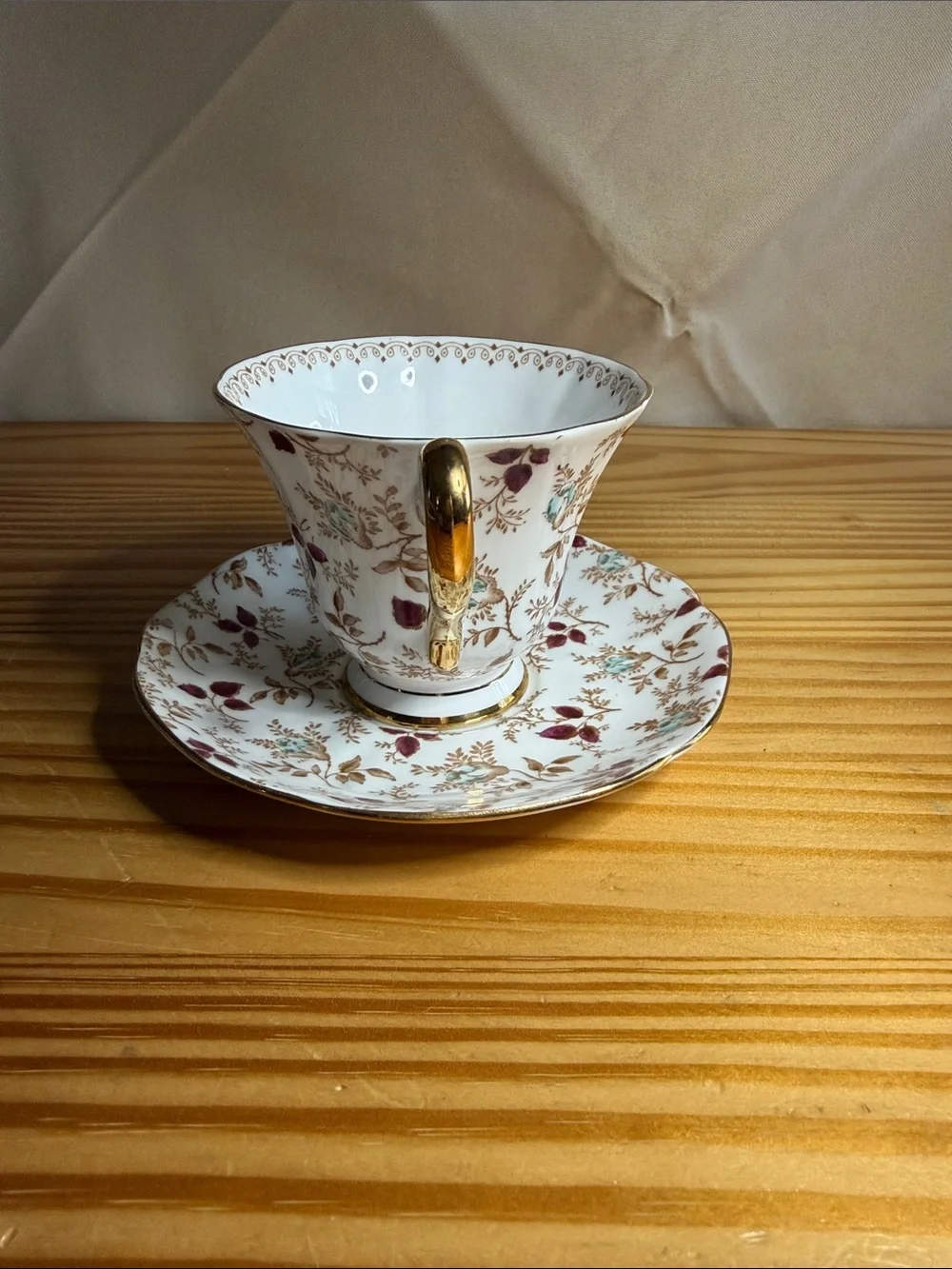 Vintage Tuscan Fine Bone China Teacup & Saucer Set - Charmaine Pattern D1152